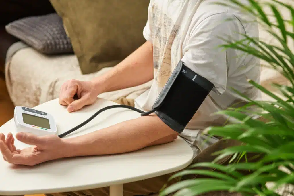 Which arm to take blood pressure