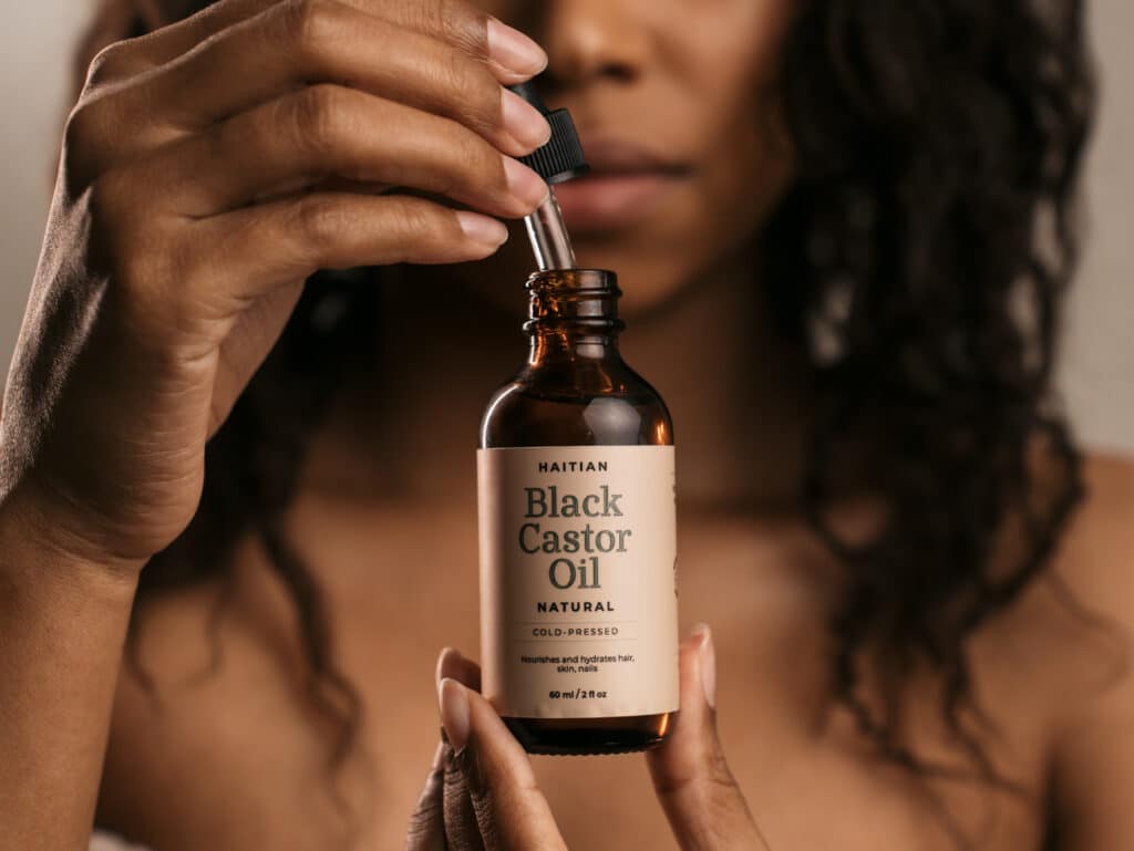 Castor oil for acne
